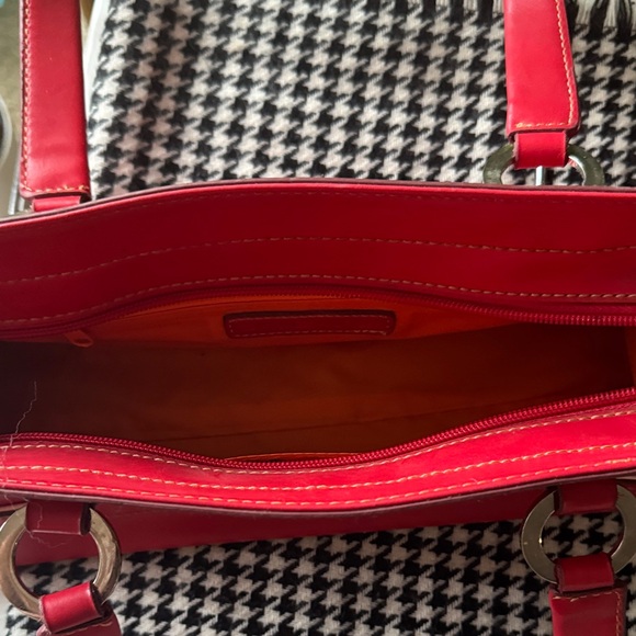 Tommy Hilfiger Vibrant Red Shoulder Bag - Picture 3 of 6